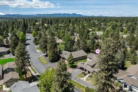 View/Area - 19307 Blue Lake Loop, Bend, OR 97702 photo 2 of 8