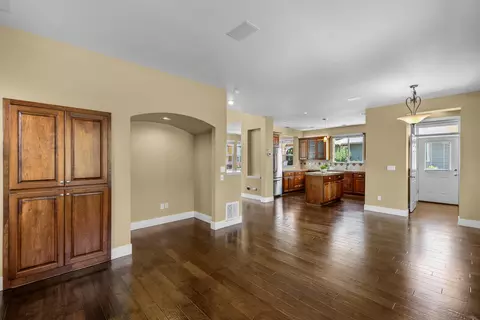 Living - 19307 Blue Lake Loop, Bend, OR 97702 photo 9 of 9