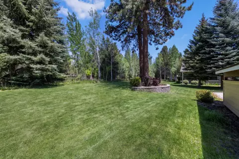Exterior - 19307 Blue Lake Loop, Bend, OR 97702 photo 9 of 12
