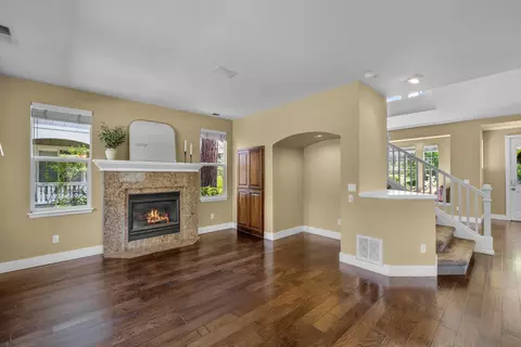Living - 19307 Blue Lake Loop, Bend, OR 97702 photo 8 of 9