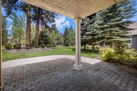Exterior - 19307 Blue Lake Loop, Bend, OR 97702 photo 8 of 12