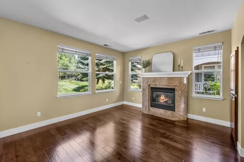 Living - 19307 Blue Lake Loop, Bend, OR 97702 photo 7 of 9
