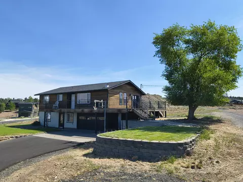 791 SE Grizzly Rd, Madras, OR 97741