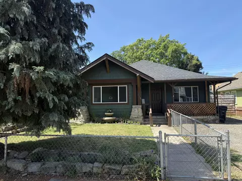 516 S Grape St, Medford, OR 97501