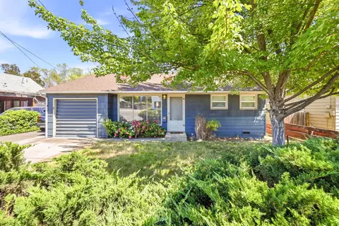 876 W Stewart Ave, Medford, OR 97501