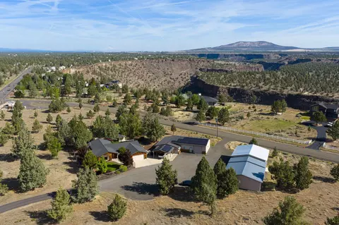 16985 SW Chinook Dr, Terrebonne, OR 97760