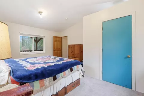 Bedroom - 15789 Deedon Ln, La Pine, OR 97739 photo 6 of 9