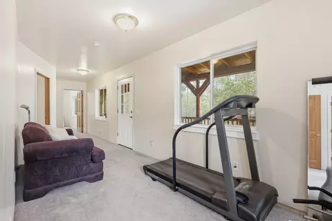Entry Way - 15789 Deedon Ln, La Pine, OR 97739 photo 6 of 6