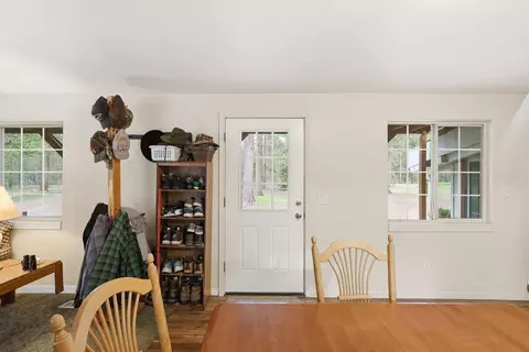 Entry Way - 15789 Deedon Ln, La Pine, OR 97739 photo 1 of 6