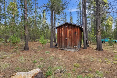 Exterior - 15789 Deedon Ln, La Pine, OR 97739 photo 10 of 18
