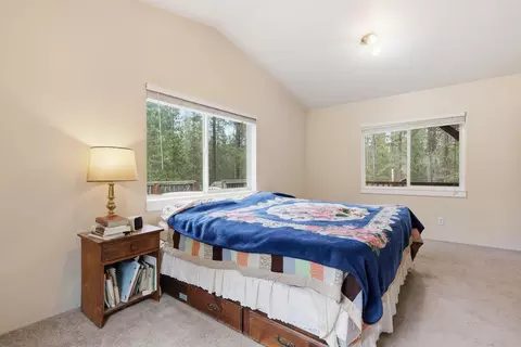 Bedroom - 15789 Deedon Ln, La Pine, OR 97739 photo 7 of 9