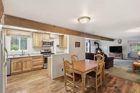 Dining - 15789 Deedon Ln, La Pine, OR 97739 photo 2 of 2