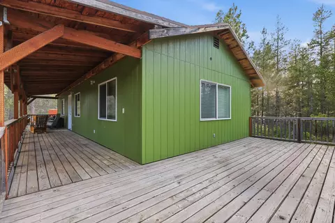 Exterior - 15789 Deedon Ln, La Pine, OR 97739 photo 5 of 18