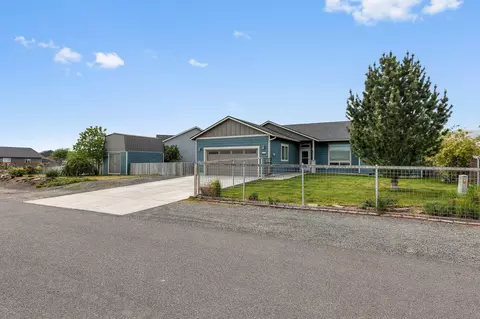 630 E A St, Culver, OR 97734