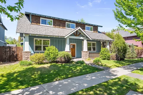 20398 Aberdeen Dr, Bend, OR 97702