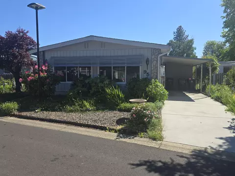 3431 S Pacific Hwy #SPC 95, Medford, OR 97501