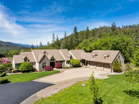 3396 Foots Creek Rd, Gold Hill, OR 97525