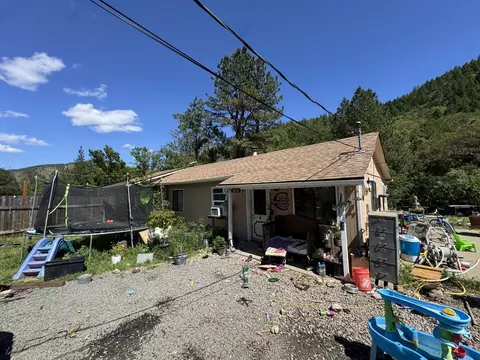 875 Schiefflin Gulch Rd, Gold Hill, OR 97525