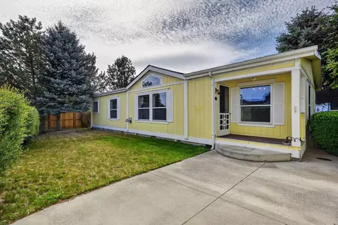 826 NE Shoshone Dr, Redmond, OR 97756