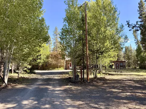 Exterior - 16025 Strawn Rd, La Pine, OR 97739 photo 2 of 22