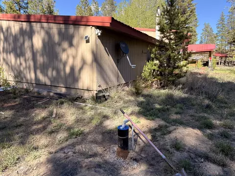 Exterior - 16025 Strawn Rd, La Pine, OR 97739 photo 21 of 22