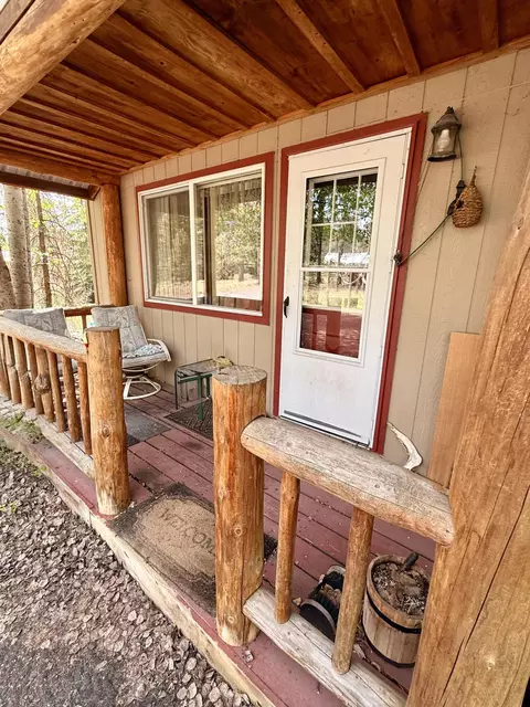 Exterior - 16025 Strawn Rd, La Pine, OR 97739 photo 4 of 22