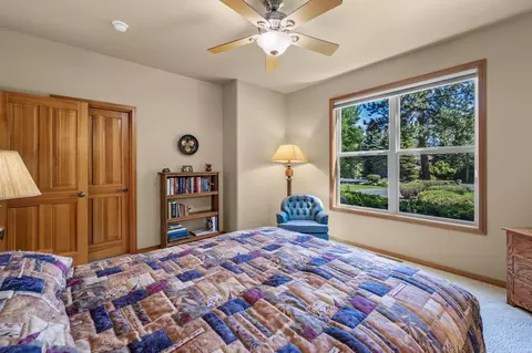 Bedroom - 19574 Green Lakes Loop, Bend, OR 97702 photo 3 of 4