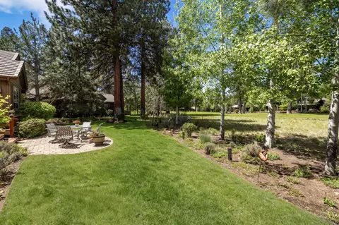 Exterior - 19574 Green Lakes Loop, Bend, OR 97702 photo 8 of 13