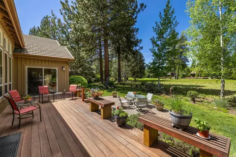 Exterior - 19574 Green Lakes Loop, Bend, OR 97702 photo 11 of 13
