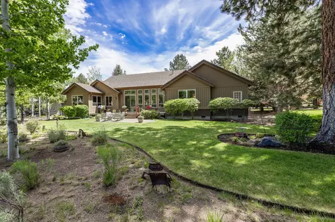Exterior - 19574 Green Lakes Loop, Bend, OR 97702 photo 2 of 13