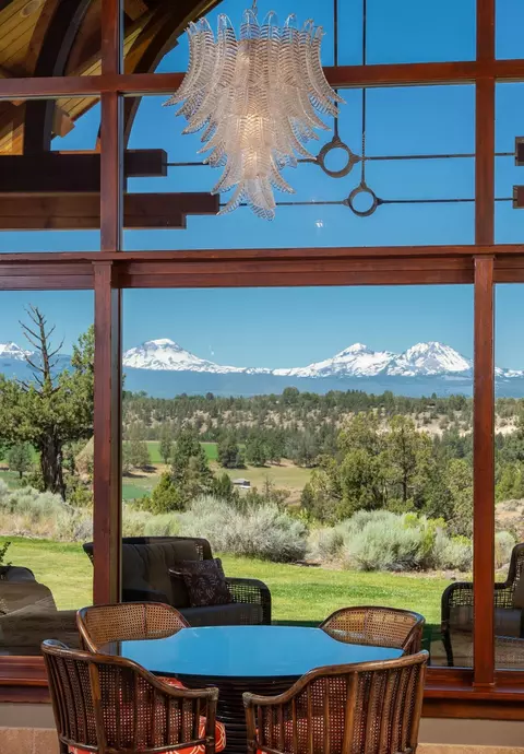 Dining - 20450 Arrowhead Dr, Bend, OR 97703 photo 1 of 5