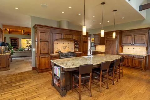 Kitchen - 20450 Arrowhead Dr, Bend, OR 97703 photo 1 of 7