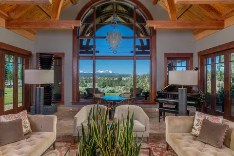 Living - 20450 Arrowhead Dr, Bend, OR 97703 photo 1 of 6