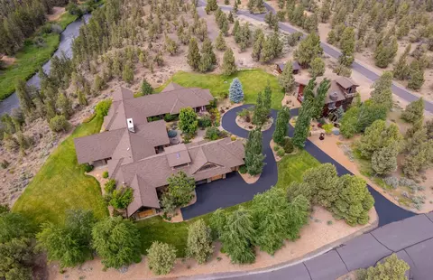 View/Area - 20450 Arrowhead Dr, Bend, OR 97703 photo 3 of 7
