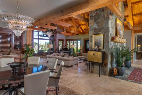 Dining - 20450 Arrowhead Dr, Bend, OR 97703 photo 2 of 5