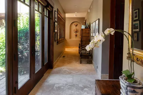 Entry Way - 20450 Arrowhead Dr, Bend, OR 97703 photo 3 of 6