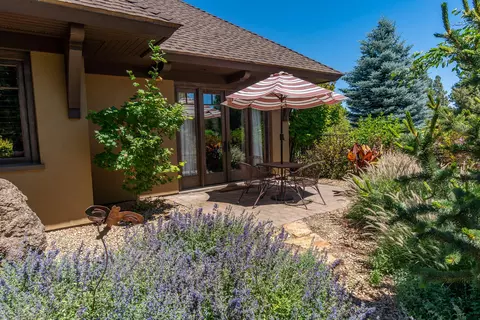 Exterior - 20450 Arrowhead Dr, Bend, OR 97703 photo 11 of 20