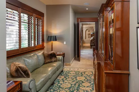 Entry Way - 20450 Arrowhead Dr, Bend, OR 97703 photo 4 of 6