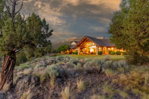Exterior - 20450 Arrowhead Dr, Bend, OR 97703 photo 2 of 20