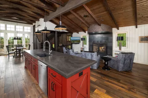 Kitchen - 20450 Arrowhead Dr, Bend, OR 97703 photo 7 of 7
