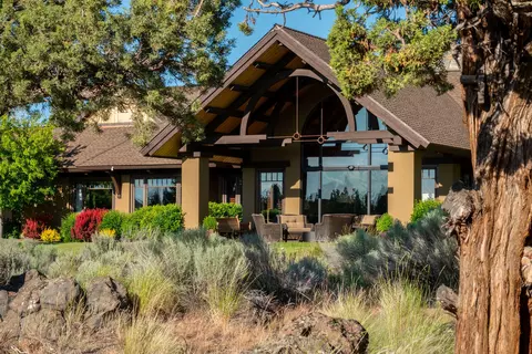 Exterior - 20450 Arrowhead Dr, Bend, OR 97703 photo 3 of 20