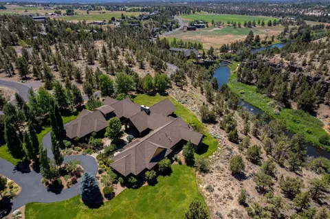 View/Area - 20450 Arrowhead Dr, Bend, OR 97703 photo 1 of 7