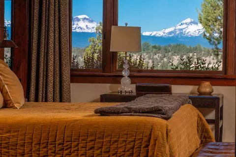 Bedroom - 20450 Arrowhead Dr, Bend, OR 97703 photo 1 of 9