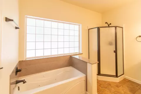 Bath - 337 Cedar Ridge Dr, Cave Junction, OR 97523 photo 3 of 4