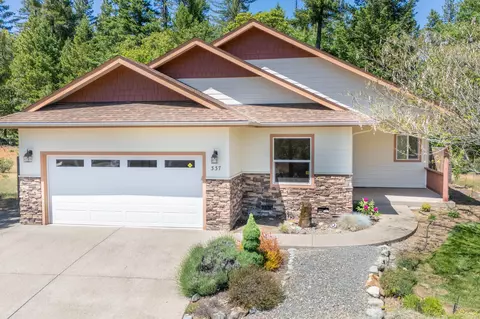 337 Cedar Dr, Cave Junction, OR 97523