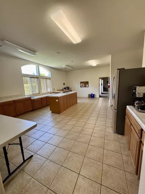 Kitchen - 337 Cedar Ridge Dr, Cave Junction, OR 97523 photo 3 of 4