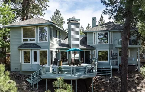 60655 River Bend Dr, Bend, OR 97702