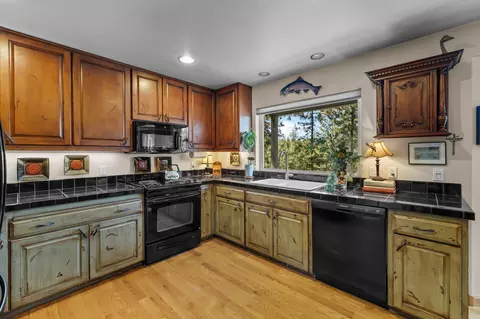 Kitchen - 60655 River Bend Dr, Bend, OR 97702 photo 1 of 2
