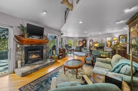 Living - 60655 River Bend Dr, Bend, OR 97702 photo 1 of 4