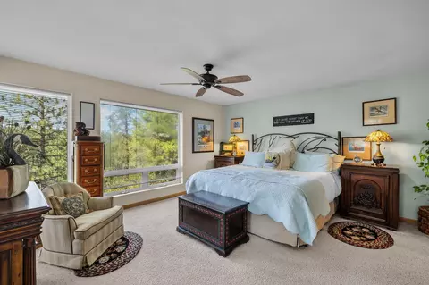 Bedroom - 60655 River Bend Dr, Bend, OR 97702 photo 6 of 7